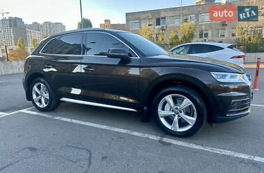 Внедорожник / Кроссовер Audi Q5 2017 в 