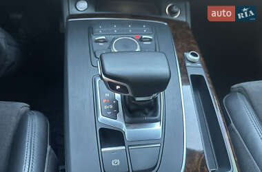 Внедорожник / Кроссовер Audi Q5 2017 в 
