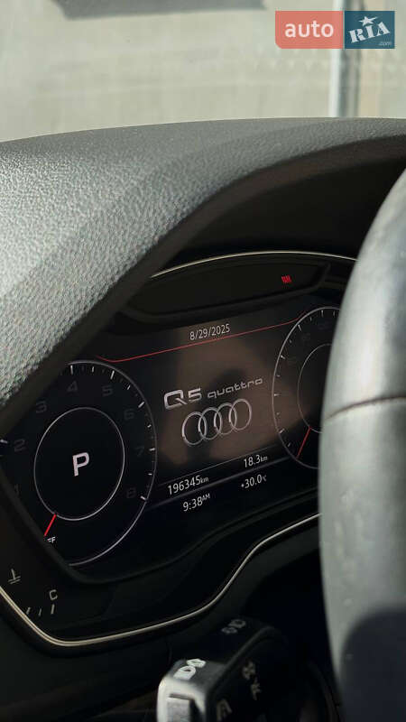 Внедорожник / Кроссовер Audi Q5 2017 в Ровно