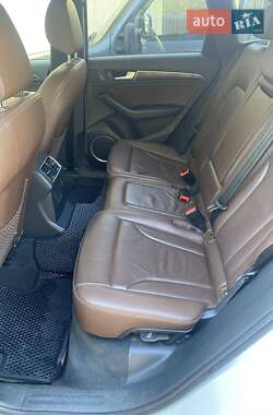 Позашляховик / Кросовер Audi Q5 2016 в 