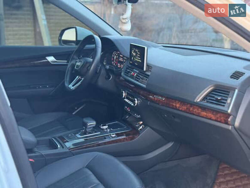 Позашляховик / Кросовер Audi Q5 2017 в Сумах