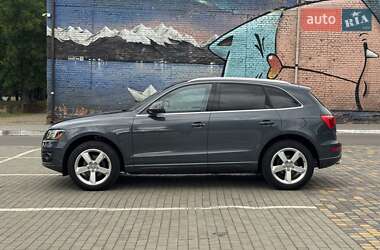 Внедорожник / Кроссовер Audi Q5 2011 в 