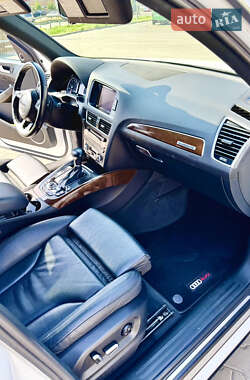 Внедорожник / Кроссовер Audi Q5 2015 в 