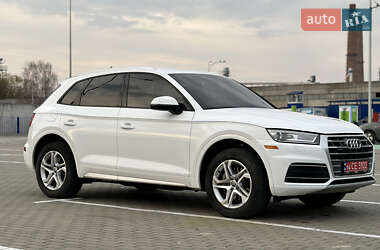 Внедорожник / Кроссовер Audi Q5 2018 в 