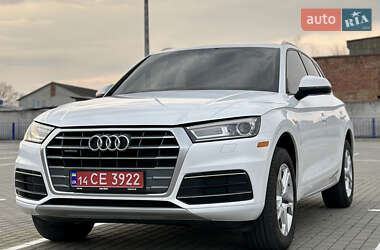 Внедорожник / Кроссовер Audi Q5 2018 в 