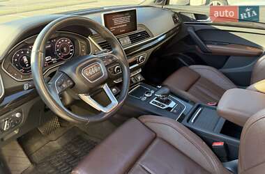Позашляховик / Кросовер Audi Q5 2019 в 