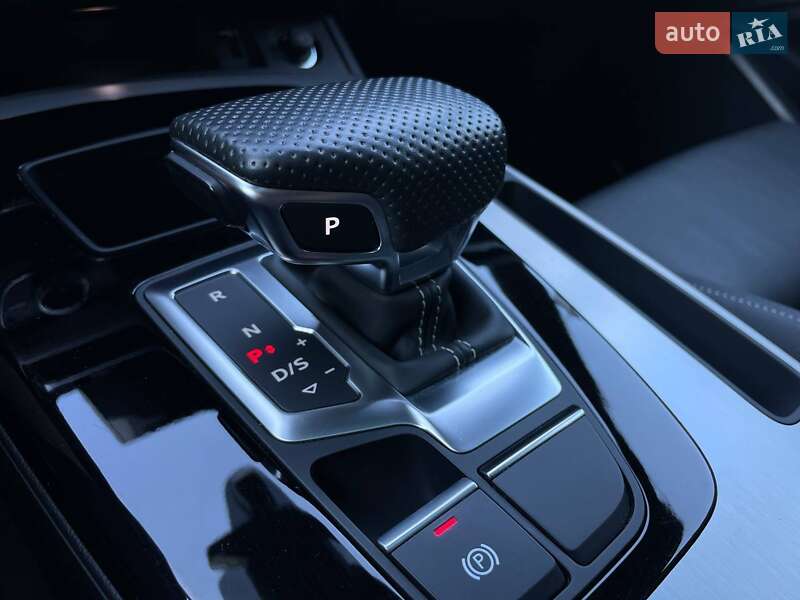 Внедорожник / Кроссовер Audi Q5 2021 в Киеве