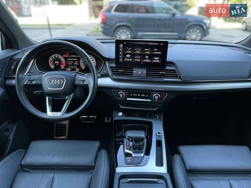 Внедорожник / Кроссовер Audi Q5 2021 в Киеве
