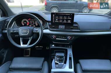 Позашляховик / Кросовер Audi Q5 2021 в 