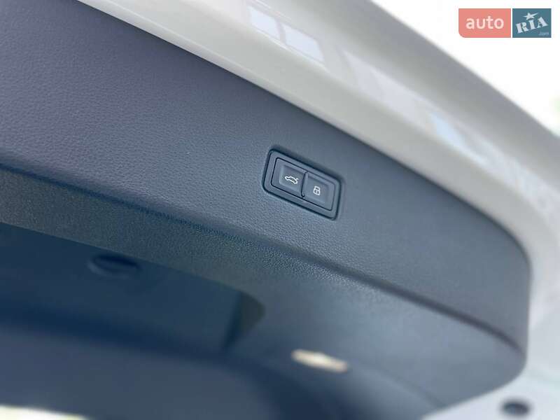Внедорожник / Кроссовер Audi Q5 2021 в Киеве
