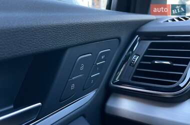 Позашляховик / Кросовер Audi Q5 2021 в 