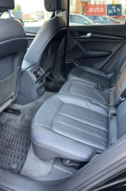 Внедорожник / Кроссовер Audi Q5 2017 в 