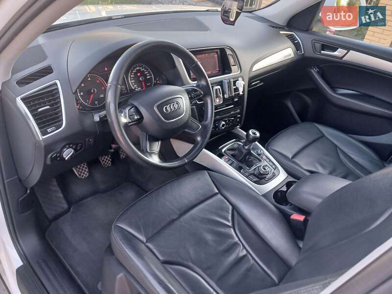 Внедорожник / Кроссовер Audi Q5 2012 в Первомайске