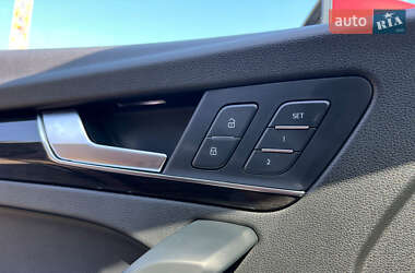 Внедорожник / Кроссовер Audi Q5 2017 в 