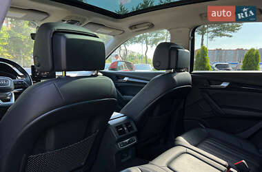 Внедорожник / Кроссовер Audi Q5 2017 в 