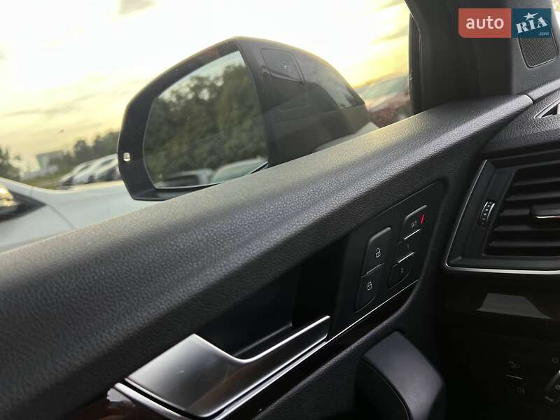 Позашляховик / Кросовер Audi Q5 2018 в Стрию