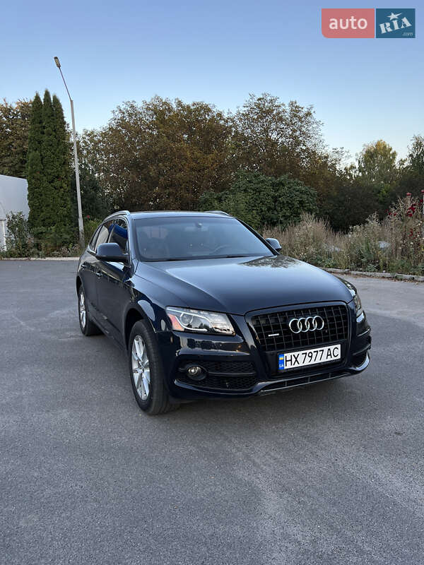 Внедорожник / Кроссовер Audi Q5 2012 в 