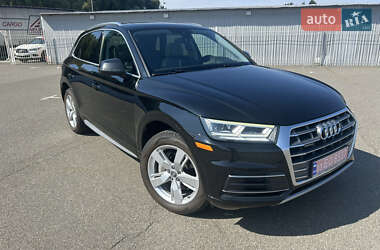 Внедорожник / Кроссовер Audi Q5 2018 в 