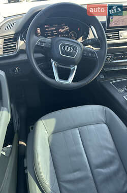 Внедорожник / Кроссовер Audi Q5 2018 в 