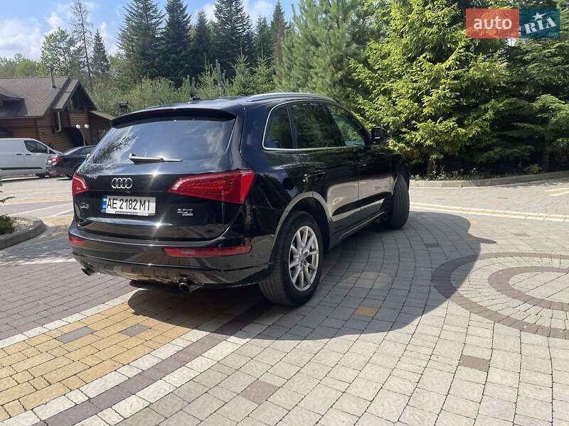 Позашляховик / Кросовер Audi Q5 2011 в Дніпрі