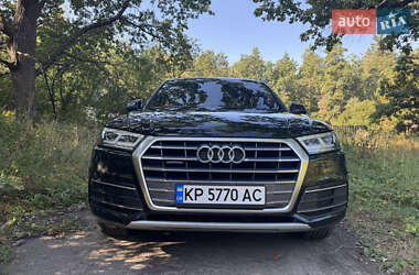 Внедорожник / Кроссовер Audi Q5 2018 в 