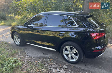 Внедорожник / Кроссовер Audi Q5 2018 в 