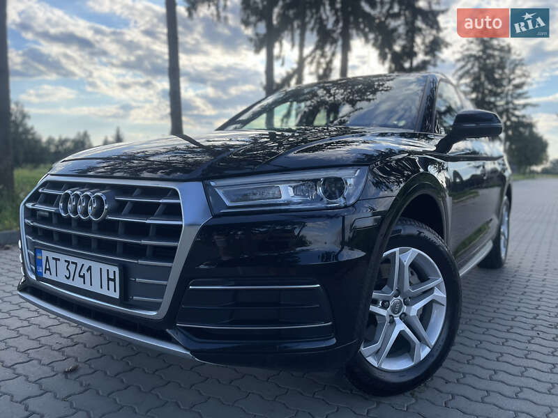 Внедорожник / Кроссовер Audi Q5 2018 в 