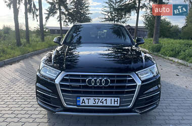 Внедорожник / Кроссовер Audi Q5 2018 в 