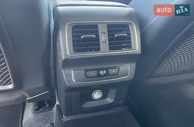 Внедорожник / Кроссовер Audi Q5 2018 в 