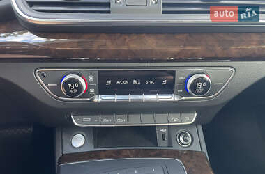 Внедорожник / Кроссовер Audi Q5 2018 в 