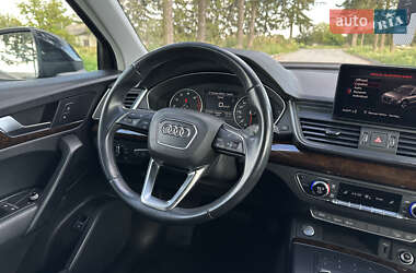 Внедорожник / Кроссовер Audi Q5 2018 в 