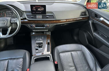Внедорожник / Кроссовер Audi Q5 2018 в 