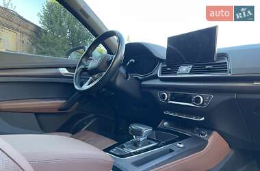 Позашляховик / Кросовер Audi Q5 2021 в 