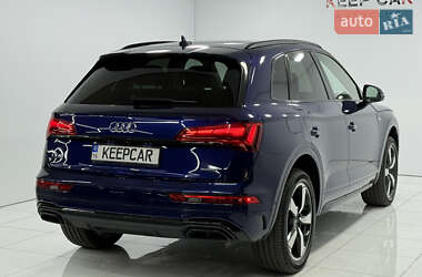 Внедорожник / Кроссовер Audi Q5 2021 в 