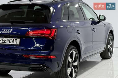 Внедорожник / Кроссовер Audi Q5 2021 в 
