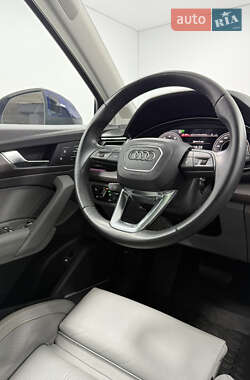 Внедорожник / Кроссовер Audi Q5 2021 в 