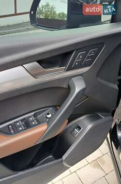 Внедорожник / Кроссовер Audi Q5 2019 в 