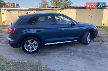 Внедорожник / Кроссовер Audi Q5 2017 в 