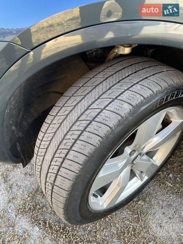 Внедорожник / Кроссовер Audi Q5 2017 в Конотопе