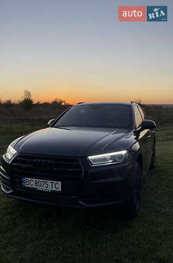 Позашляховик / Кросовер Audi Q5 2020 в 