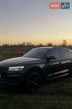 Позашляховик / Кросовер Audi Q5 2020 в 