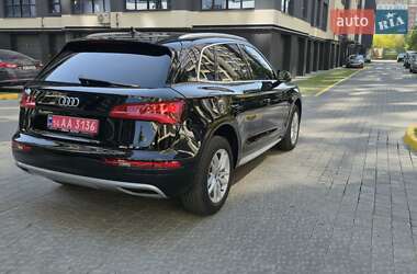 Внедорожник / Кроссовер Audi Q5 2020 в 