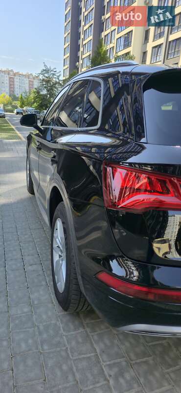 Позашляховик / Кросовер Audi Q5 2020 в Івано-Франківську