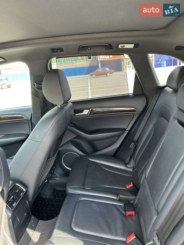 Позашляховик / Кросовер Audi Q5 2015 в Кам'янець-Подільському