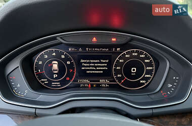 Внедорожник / Кроссовер Audi Q5 2017 в 