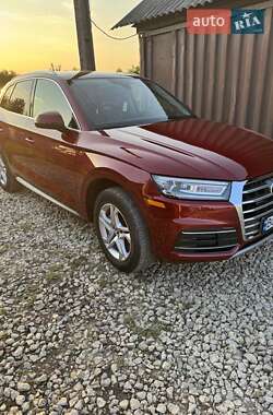 Позашляховик / Кросовер Audi Q5 2019 в 