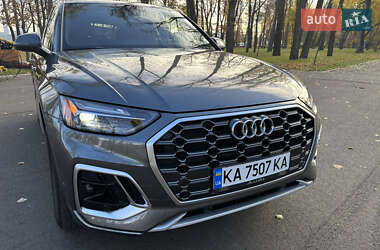 Позашляховик / Кросовер Audi Q5 2022 в 