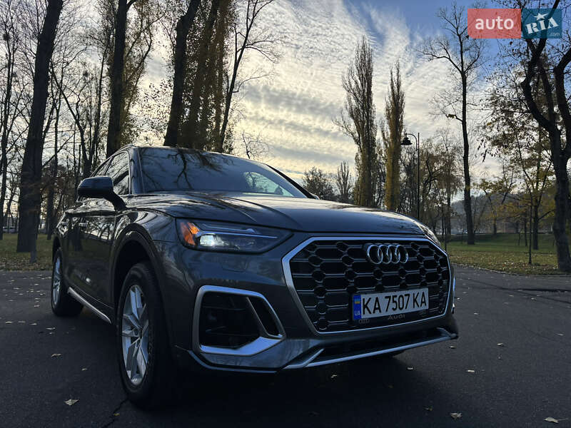 Внедорожник / Кроссовер Audi Q5 2022 в Киеве