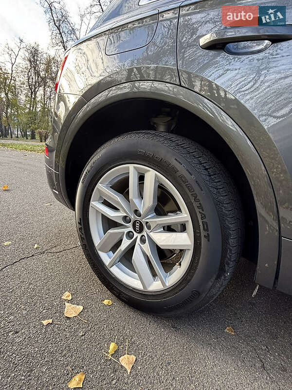 Внедорожник / Кроссовер Audi Q5 2022 в Киеве