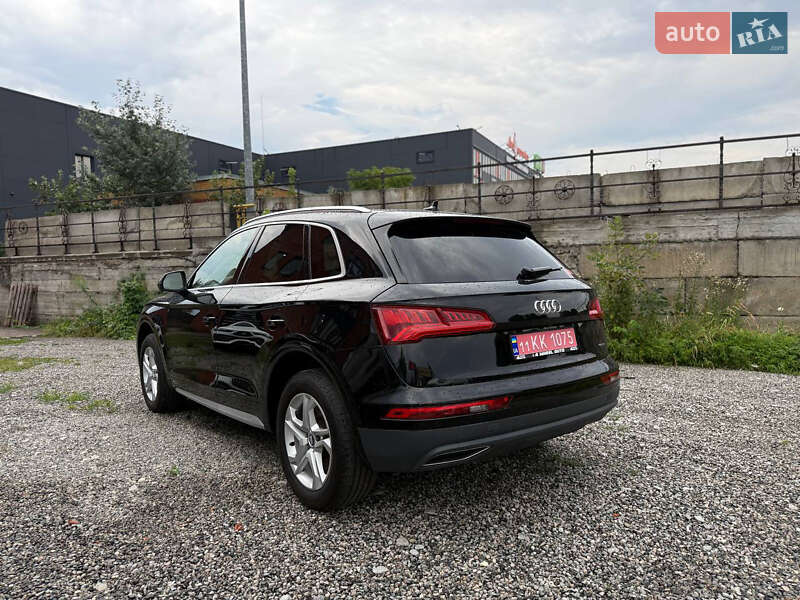 Позашляховик / Кросовер Audi Q5 2017 в Горішніх Плавнях